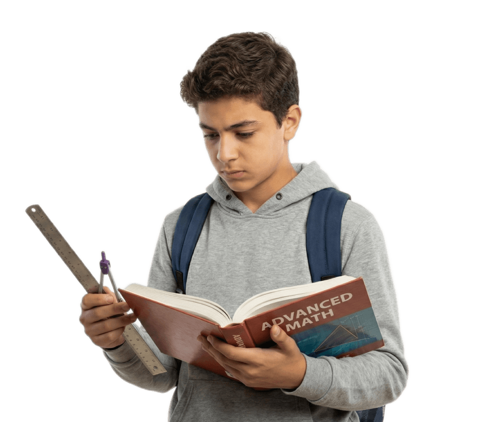 طالب يتدرب على القدرات أونلاين